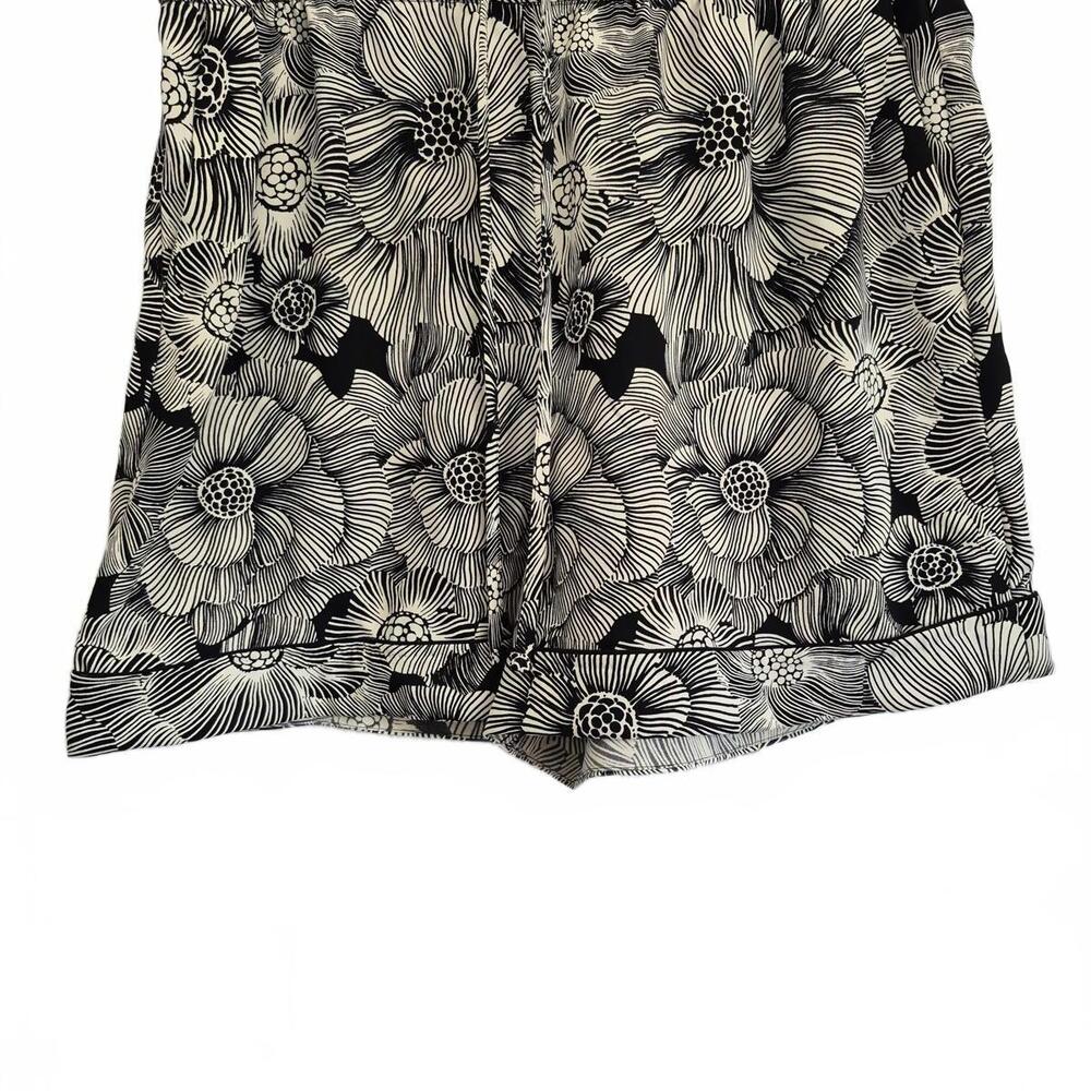 Express Black and White Floral Print Women's Shorts